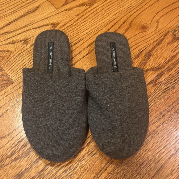 Naked Cashmere Woman’s Grey Slippers Size S/M - Picture 2 of 6